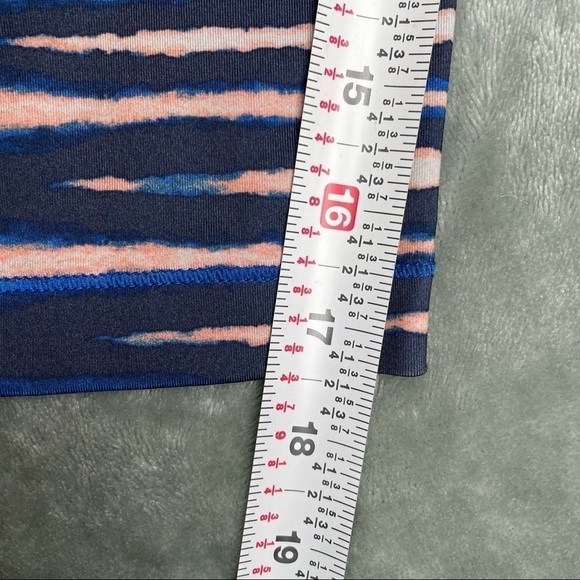 Nike Pro Blue & Pink Zebra Print Workout Capri Leggings Size XS - Picture 8 of 8